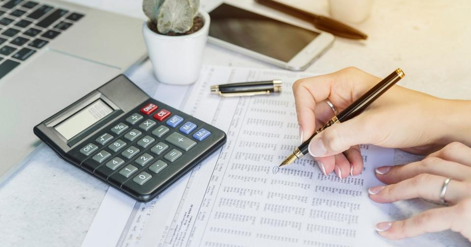 Factors that Affect Cash Value of Policy Factors that Affect Cash Value of Policy